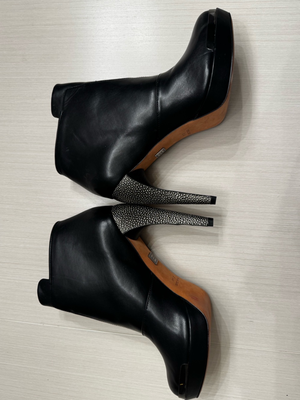 Hervé Léger Platform Ankle Boots Black Leather Metal Toe Heel 8.5 NWOT - Picture 5 of 10